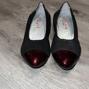 Sarbrinas Red Sparkly Flats!